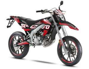 Dekor kit 50cc Magix - Kompatibel mit Aprilia SX/RX 2006-2017 Design auf schwarzem und rotem Supermotard-Motorrad.