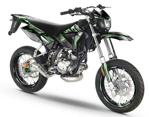 Dekor kit 50cc CPI SMX 2005-2015 Alpha auf Supermoto-Motorrad mit kühnem Design und grafischen Aufklebern.