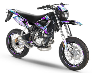 Dekor kit 50cc CPI SMX 2005-2015 MX Sky auf einem stilvollen Motorrad mit modernem und dynamischem Design.