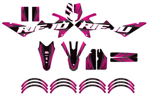 Kit pegatinas 50cc Rieju MRT 2022-2025 Magix diseño gráfico moderno y enérgico en negro y rosa.