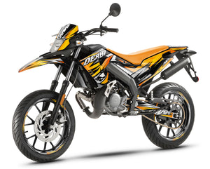 Kit déco 50cc Derbi Senda xtreme 2018-2025 Sanary sur moto, design moderne et élégant, style supermotard.