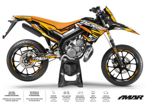 Kit déco 50cc Derbi Senda xtreme 2018-2025 Sanary sur moto, offrant un style moderne et élégant.