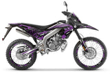 Kit déco Aprilia RX 50cc 2018-2025 Zerena sur moto moderne avec design violet et noir.