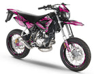 Kit pegatinas 50cc CPI SMX 2005-2015 Diseño Cutvector en una motocicleta supermotard.