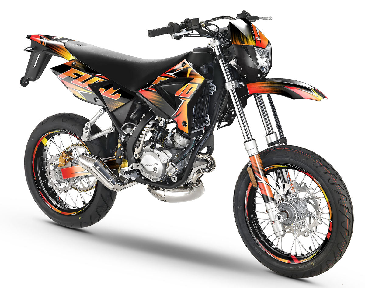 Dekor kit 50cc CPI SMX 2005-2015 Message Star auf einem stilvollen Supermoto-Motorrad angebracht.