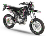 Kit déco 50cc CPI SMX 2005-2015 Message Star custom design on a supermotard motorcycle.