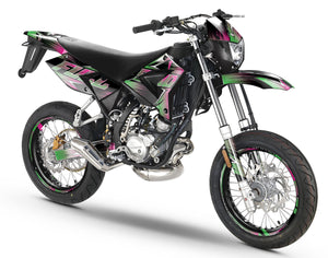 Kit déco 50cc CPI SMX 2005-2015 Message Star custom design on a supermotard motorcycle.