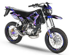 Dekor kit 50cc CPI SMX 2005-2015 Message Star auf Supermoto-Motorrad mit dynamischem Design.