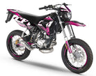 Dekor kit 50cc CPI SMX 2005-2015 Magix auf Supermotorrad mit modernem Design in rosa und schwarz aus Vinyl.