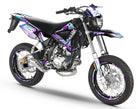 Dekor kit 50cc CPI SMX 2005-2015 MX Sky auf einem stilvollen Motorrad mit modernem und dynamischem Design.