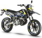 Kit pegatinas 50cc Derbi Senda xtreme 2011-2017 ROD diseño en una motocicleta que muestra un estilo supermotard moderno.