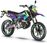Kit déco 50cc Derbi Senda xtreme 2011-2017 ROD sur moto supermotard colorée avec stickers graphiques.