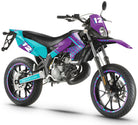 Kit pegatinas 50cc Derbi Senda xtreme 2011-2017 Barren - Moto estilizada con diseño moderno en violeta y turquesa.