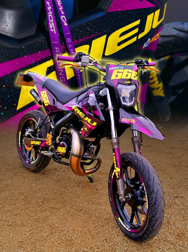 kit déco Rieju MRT Noir, rose avec numéros : 666 en jaune