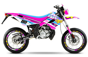 Kit déco 50cc Derbi Senda Victoria Bull 50cc 2003-2010 Pink Fox | autocollants moto | personnalisation 50cc | armysctv